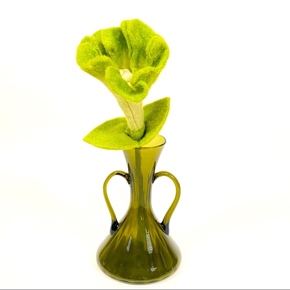 VINTAGE Green Blown Glass Double Handle Mid Century Vase - Picture 3 of 17